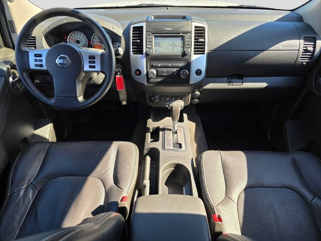 Used 2015 Nissan Xterra PRO-4X w/ Pro-4x Leather Package AWD/4WD image 16