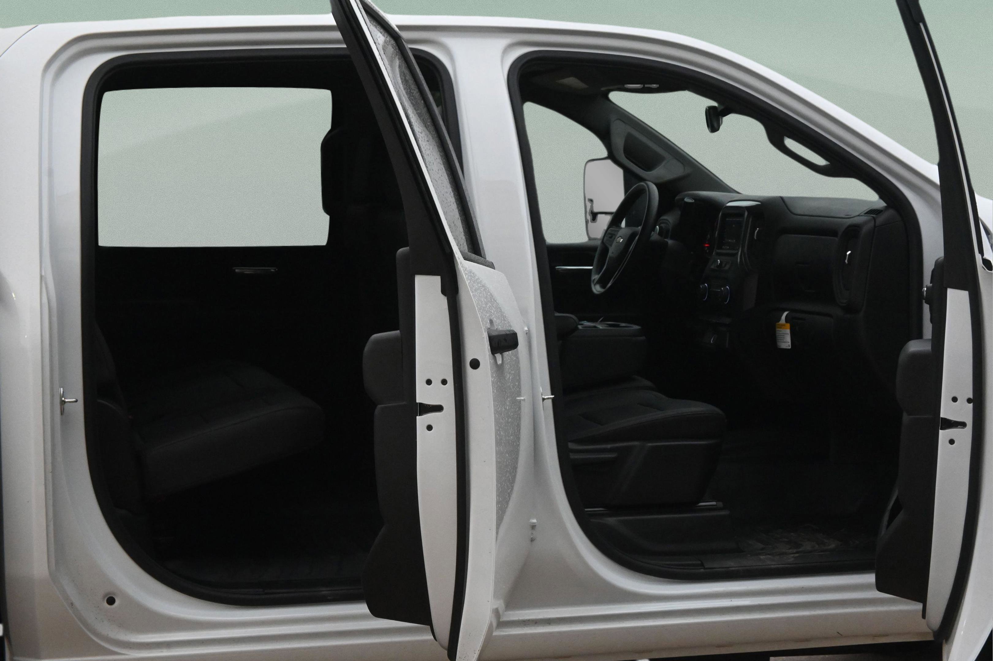 Used 2025 Chevrolet Silverado 3500 W/T w/ WT Convenience Package AWD/4WD image 18