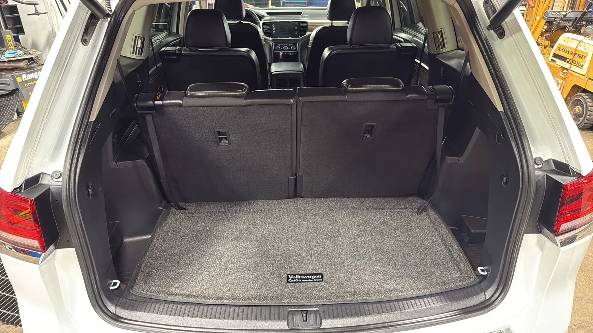 Used 2021 Volkswagen Atlas SEL Premium image 13