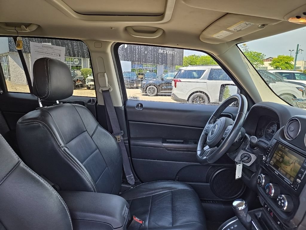 Used 2017 Jeep Patriot High Altitude AWD/4WD image 35