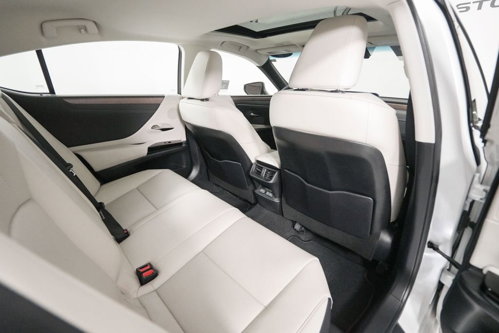 Certified 2023 Lexus ES 300h w/ Premium Package FWD image 18