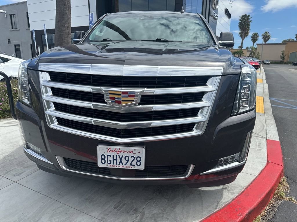Used 2018 Cadillac Escalade ESV Premium Luxury image 31