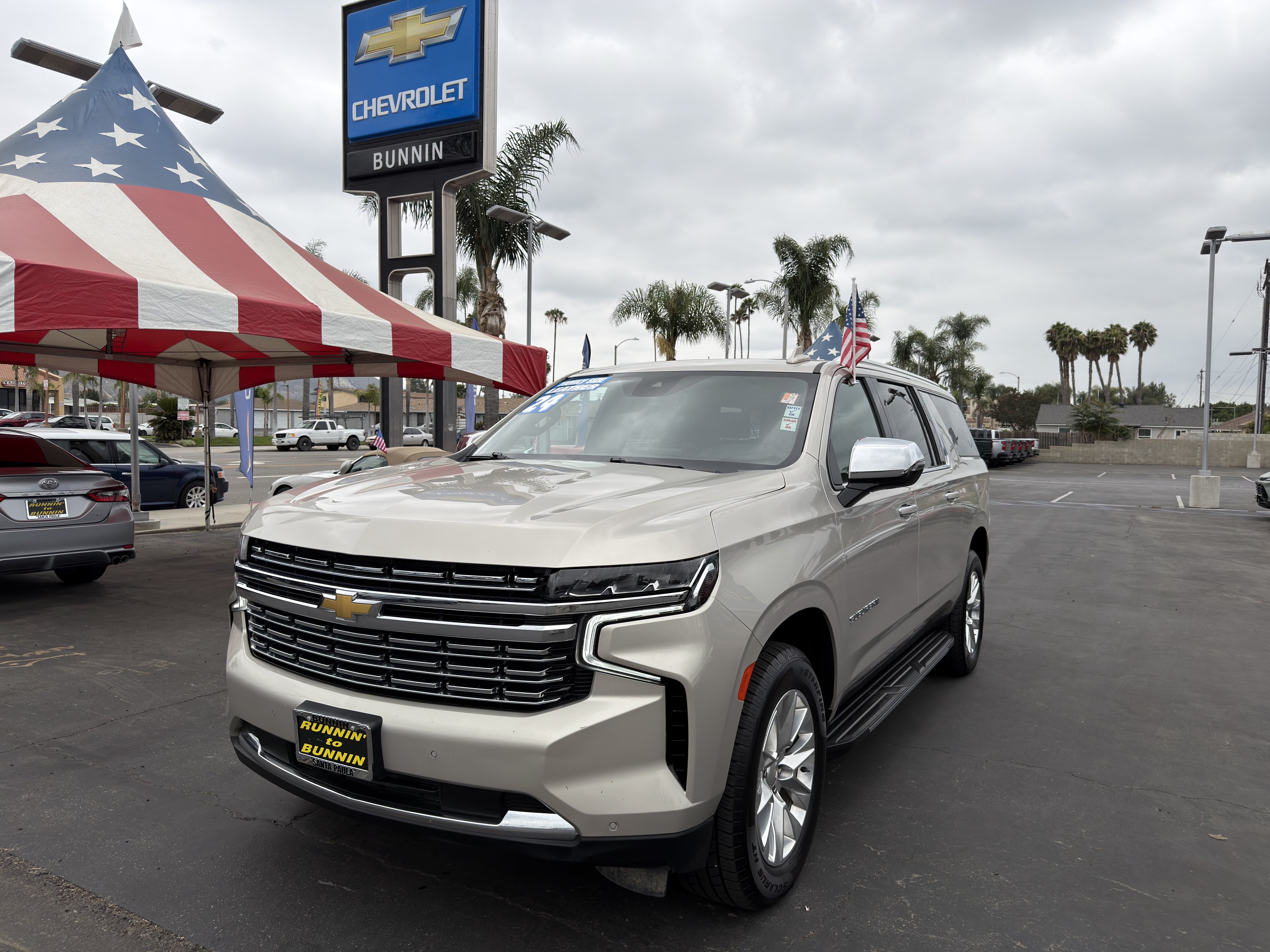 Used 2024 Chevrolet Suburban Premier AWD/4WD image 4