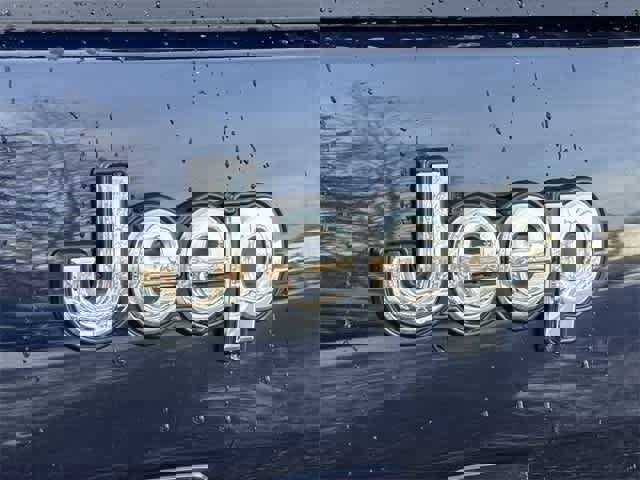 Used 2016 Jeep Cherokee Limited image 25