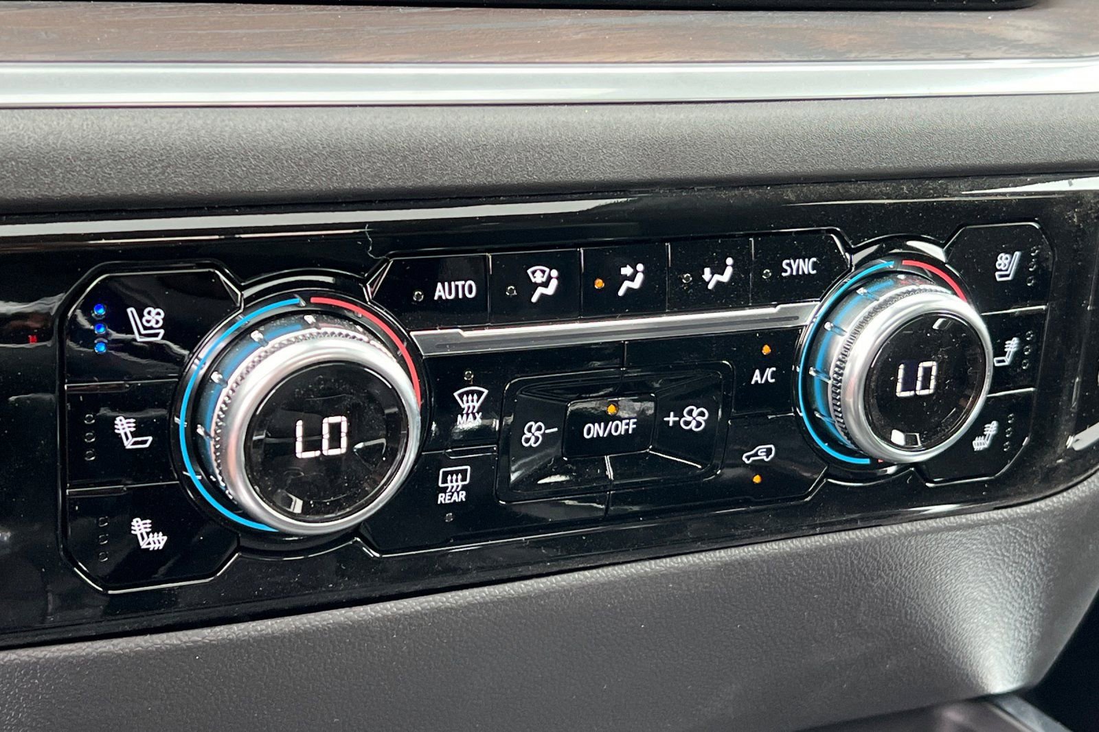 New 2026 GMC Sierra 1500 SLT w/ SLT Premium Plus Package image 19