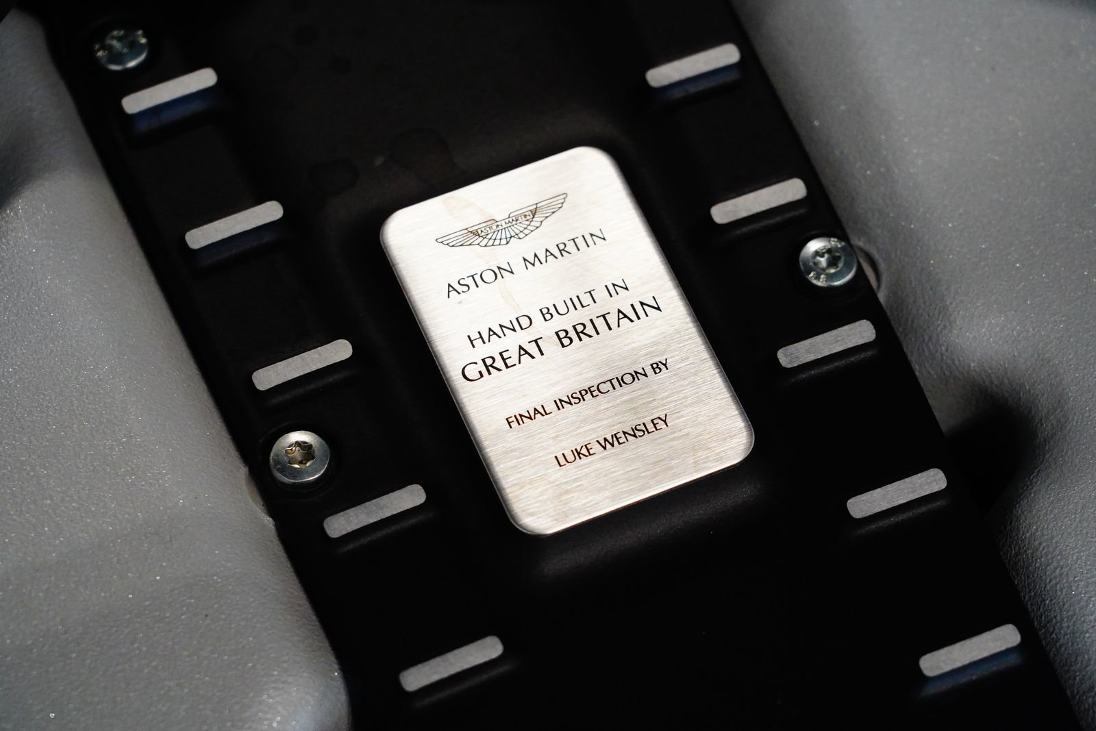 Used 2023 Aston Martin V12 Vantage RWD image 33