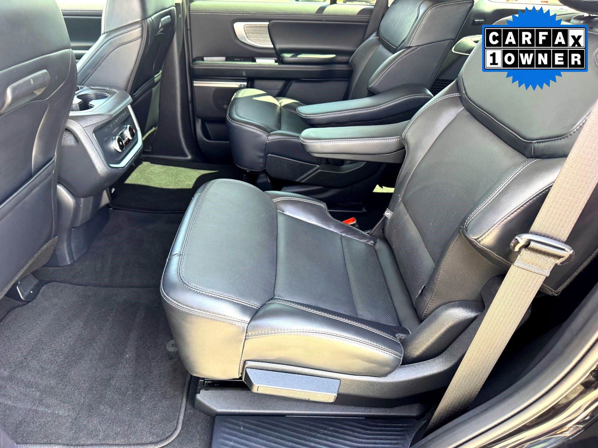 Used 2025 Ford Expedition Platinum AWD/4WD image 19