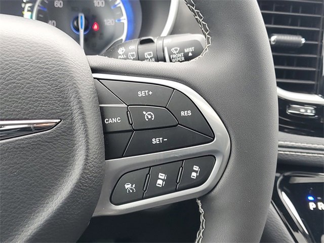 New 2026 Chrysler Pacifica Select image 23