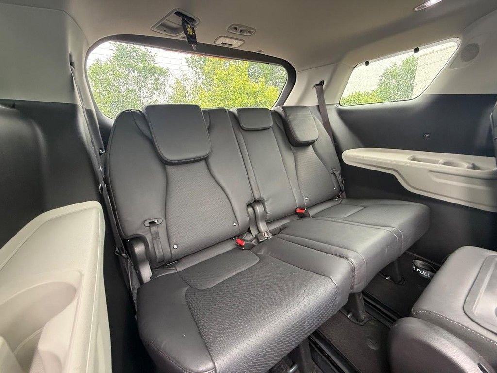 Used 2024 Kia Carnival SX Prestige FWD image 11