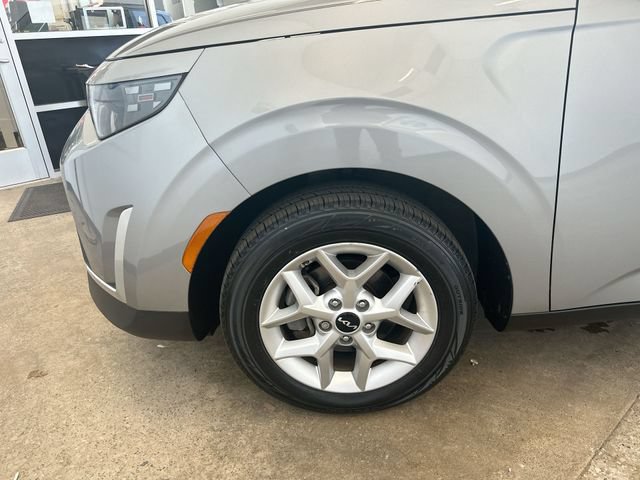 Certified 2023 Kia Soul LX w/ LX Technology Package FWD image 20