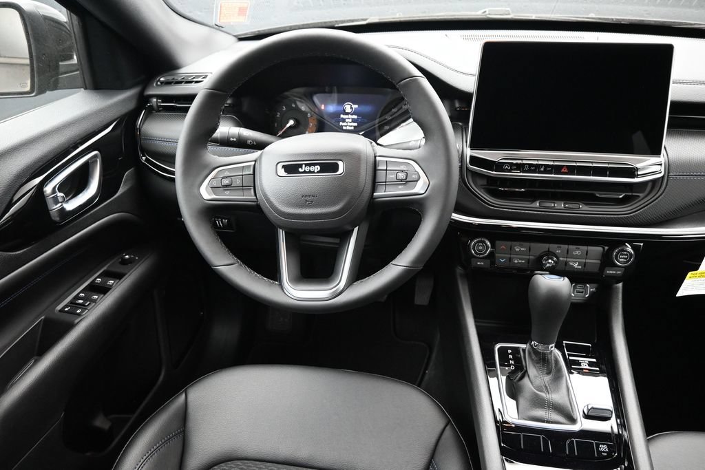 New 2026 Jeep Compass Latitude AWD/4WD image 3