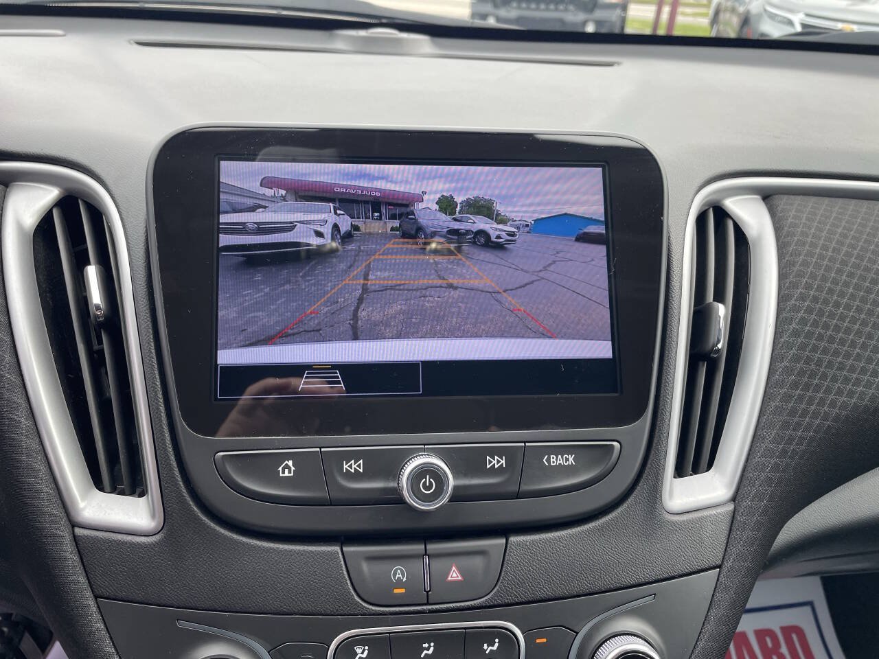 Used 2024 Chevrolet Malibu LT FWD image 18