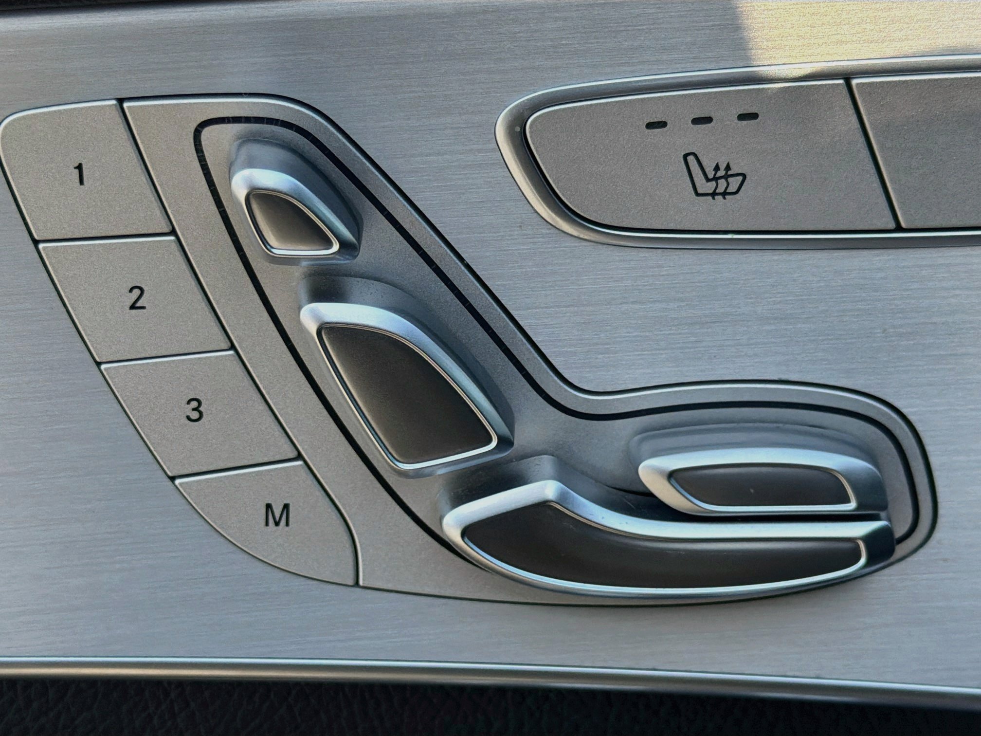 Used 2022 Mercedes-Benz GLC 300 image 25
