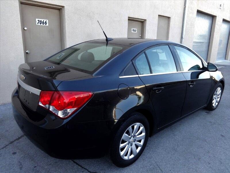 Used 2011 Chevrolet Cruze LS w/ Connectivity Package image 6