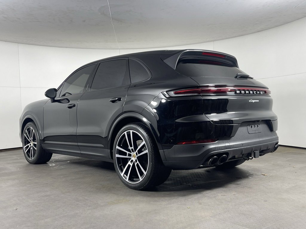 Certified 2024 Porsche Cayenne image 3