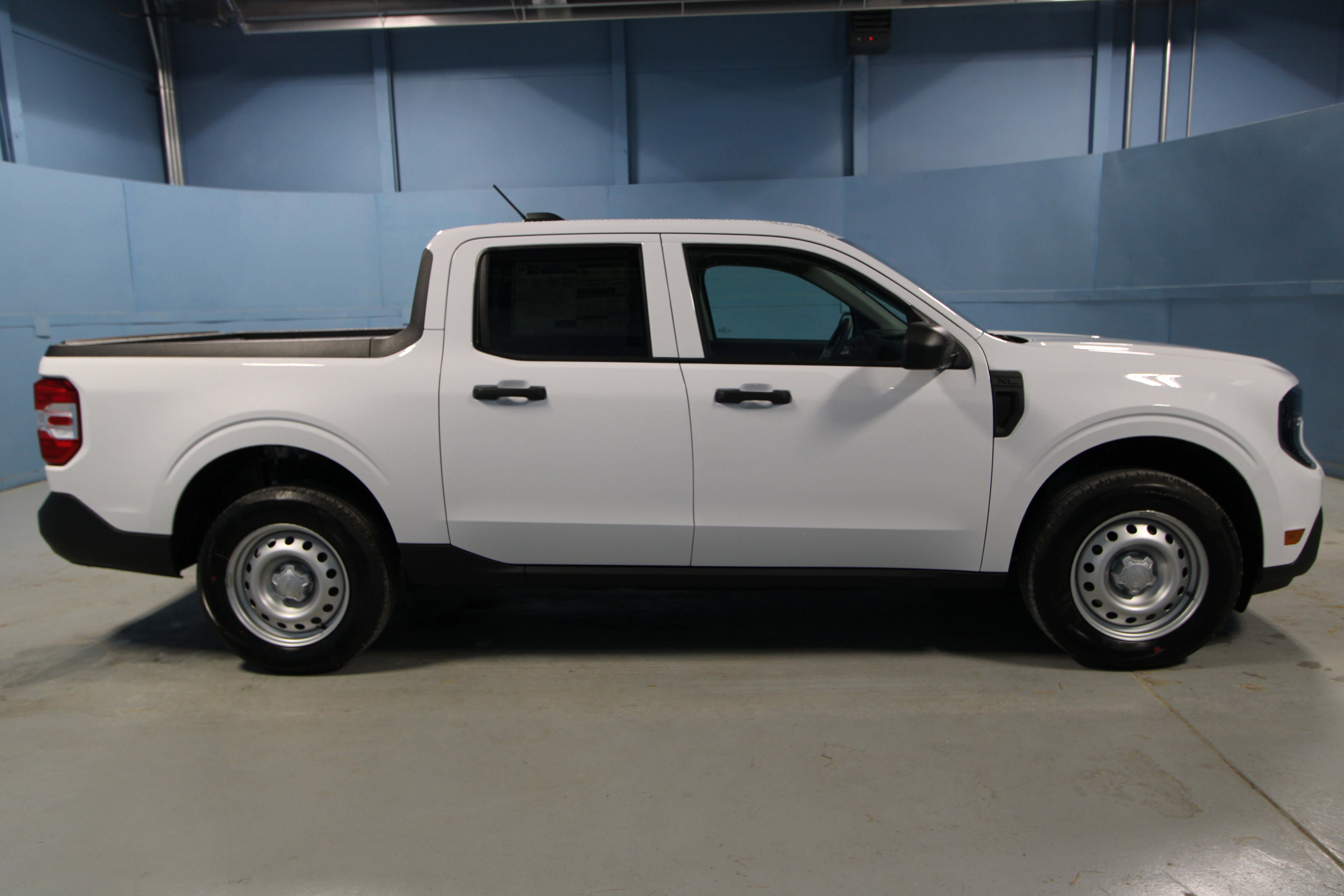 New 2025 Ford Maverick XL image 29