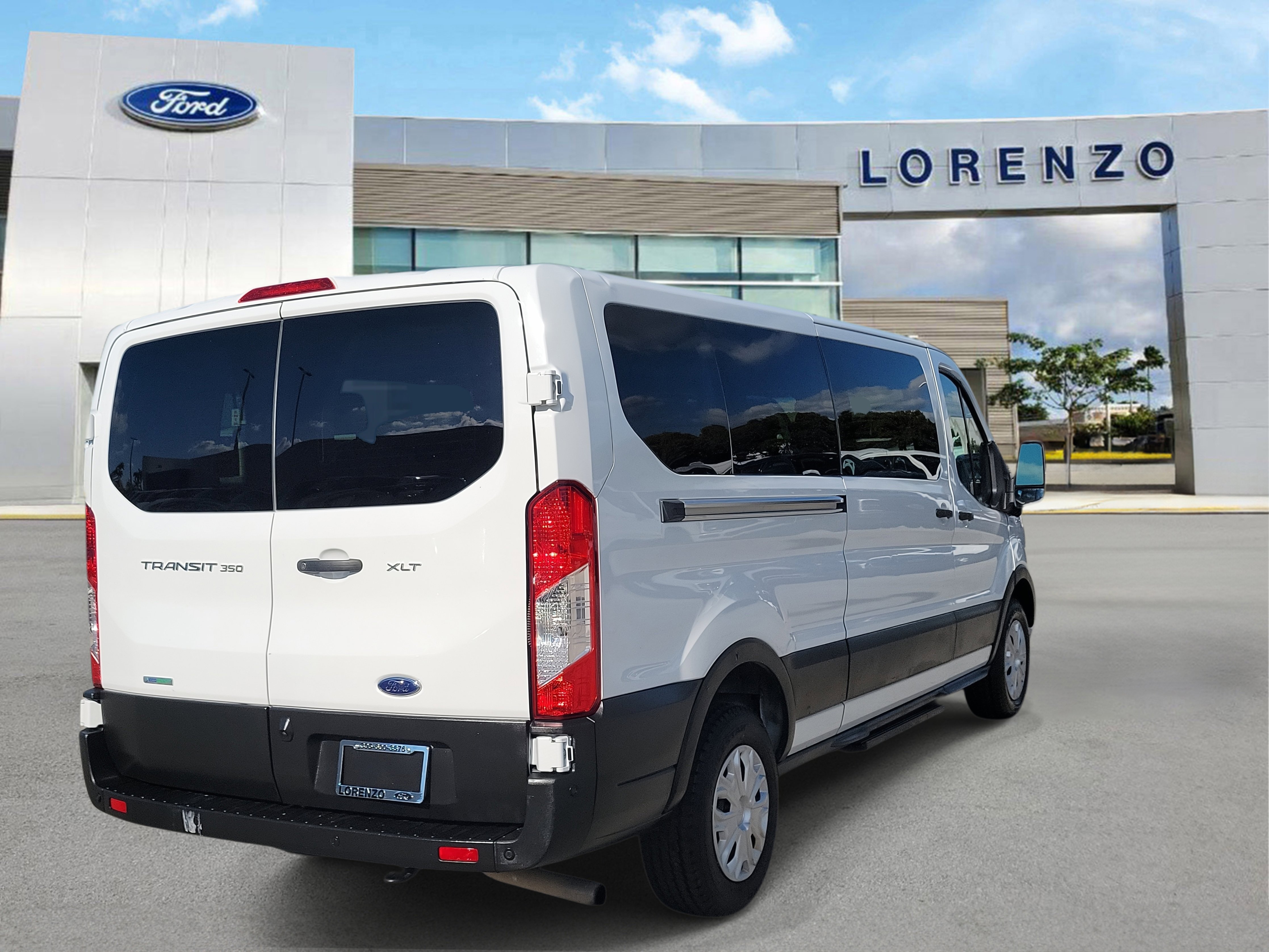Used 2023 Ford Transit 350 XLT image 5