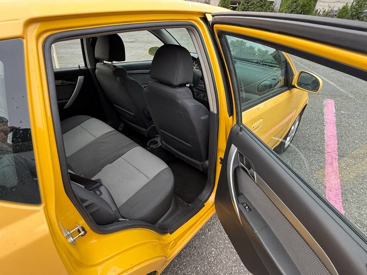 Used 2011 Chevrolet Aveo5 LT w/ Power and Convenience Package image 13