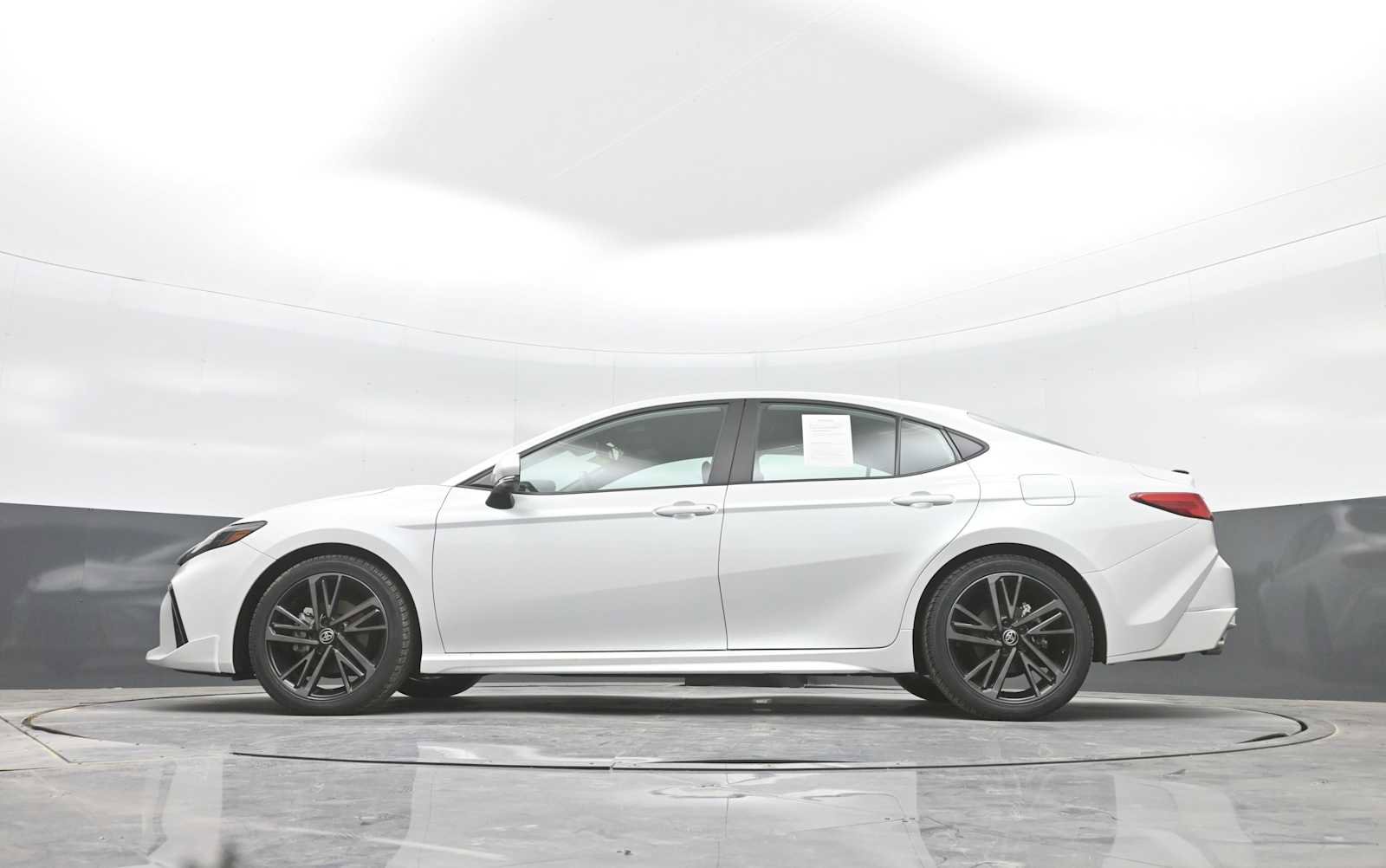 Used 2025 Toyota Camry XSE image 36