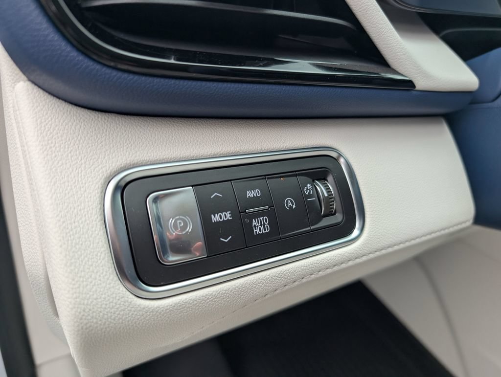 New 2026 Buick Enclave Avenir w/ Super Cruise Package AWD/4WD image 17