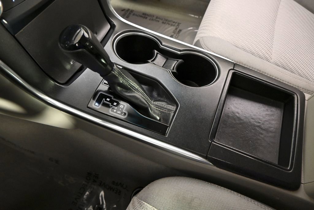 Used 2015 Toyota Camry LE image 30