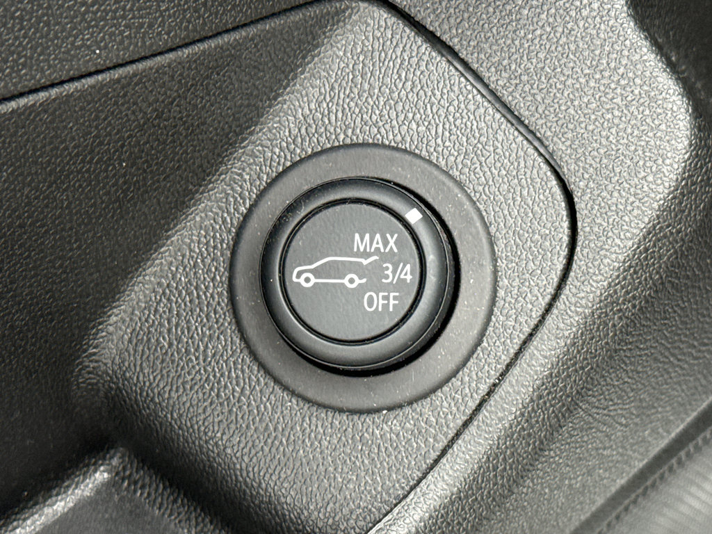 Used 2023 GMC Terrain AT4 w/ Tech Package AWD/4WD image 10