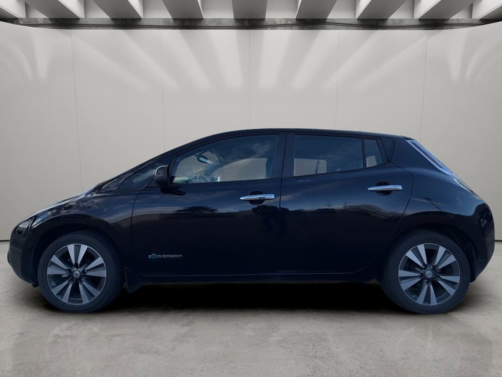 Used 2015 Nissan Leaf SL image 2