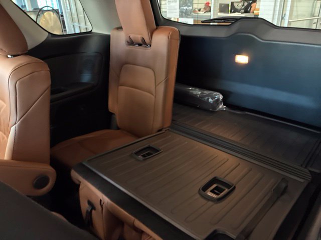New 2026 Nissan Pathfinder Platinum AWD/4WD image 9