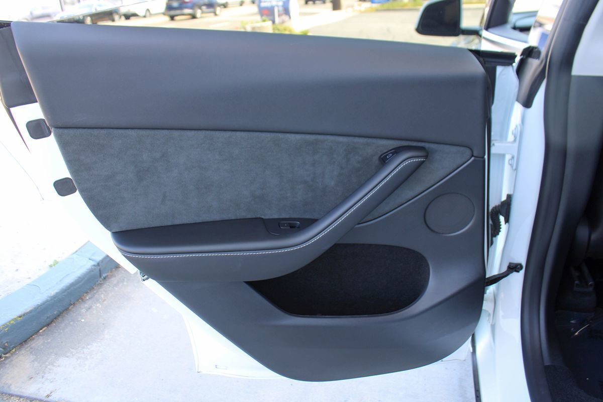 Used 2023 Tesla Model Y Long Range AWD/4WD image 43