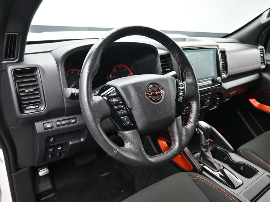 Used 2024 Nissan Frontier PRO-4X w/ Technology Package image 13