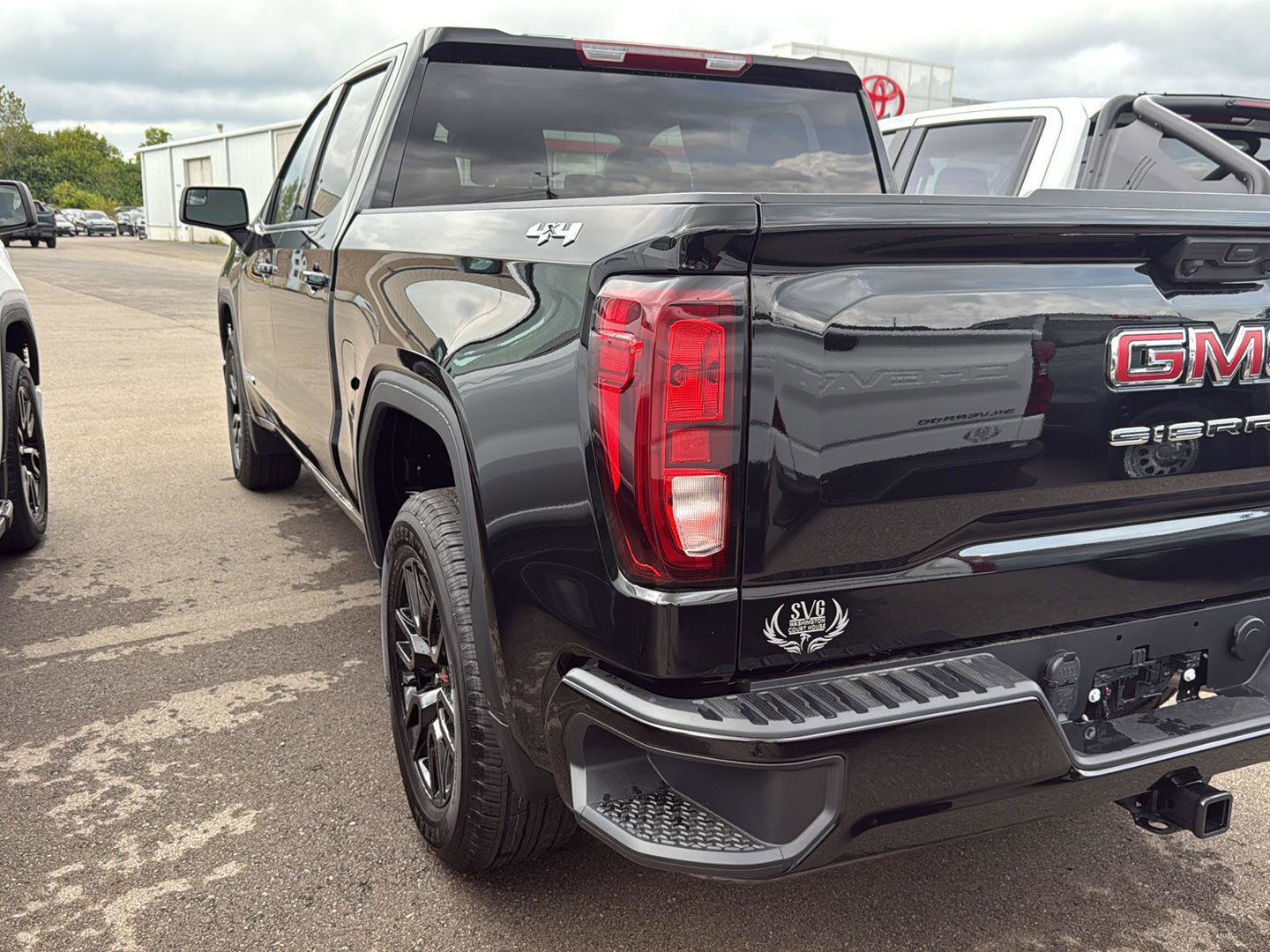 New 2026 GMC Sierra 1500 Elevation w/ LPO, Elevation Black Package image 5