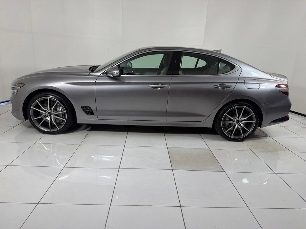 Used 2025 Genesis G70 2.5T RWD image 8