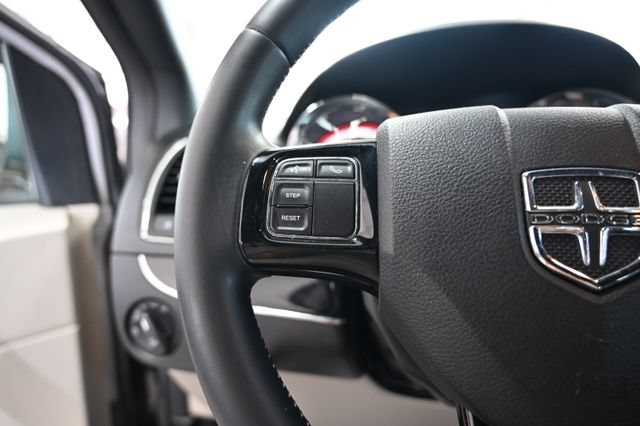 Used 2017 Dodge Grand Caravan SXT FWD image 24