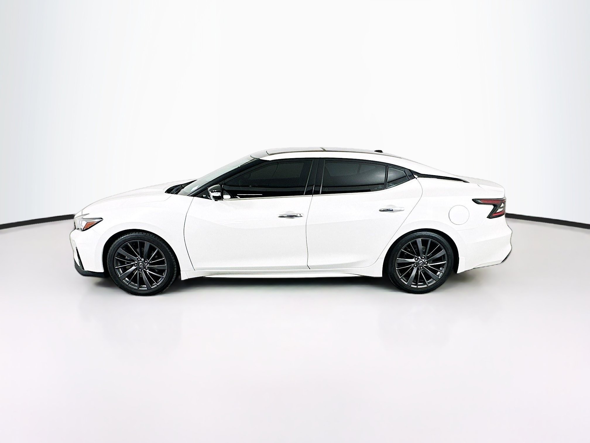Used 2020 Nissan Maxima Platinum w/ Reserve Package FWD image 4
