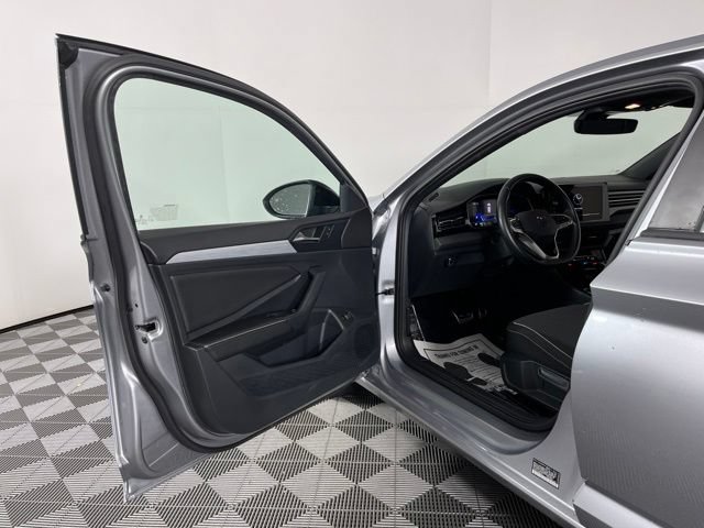 Used 2025 Volkswagen Jetta Sport FWD image 18