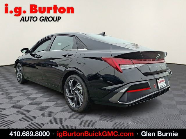 Used 2025 Hyundai Elantra SEL image 4