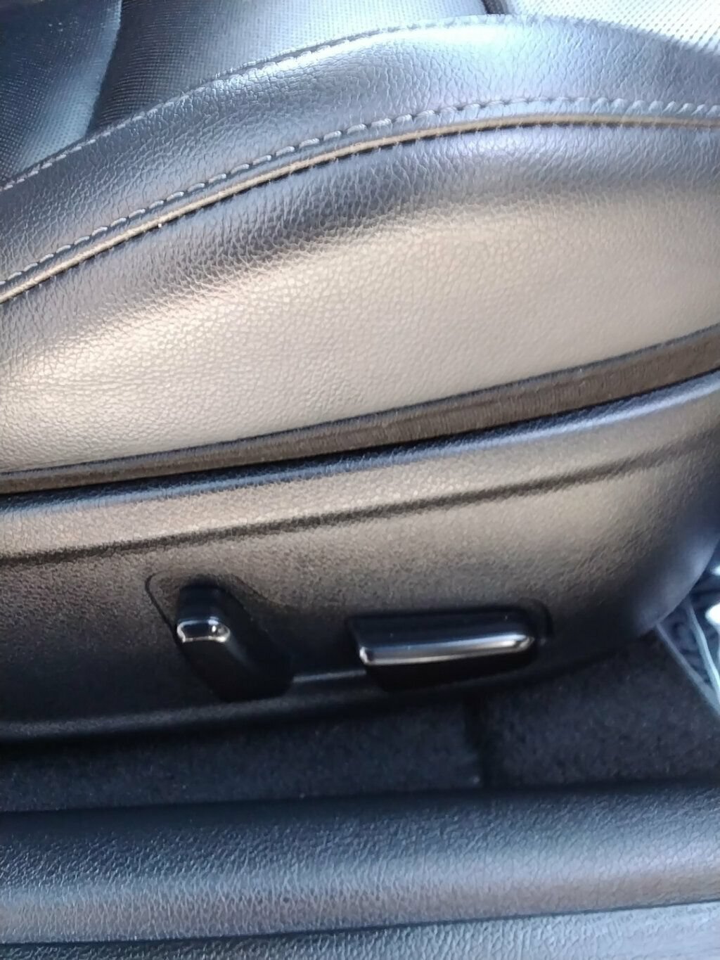 Used 2019 Kia Stinger AWD/4WD image 12