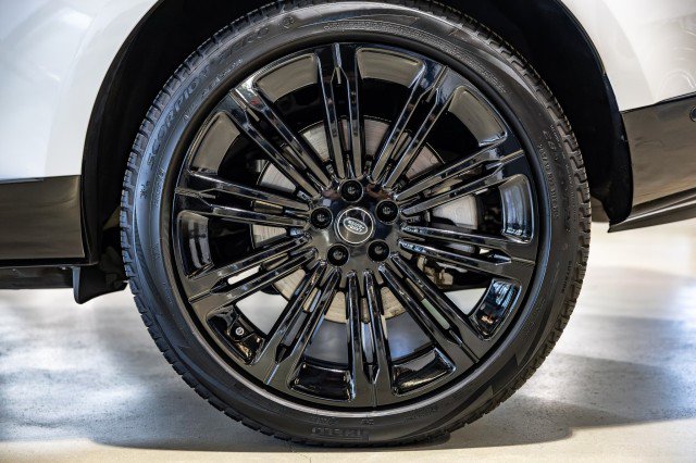 Used 2023 Land Rover Range Rover SE image 31