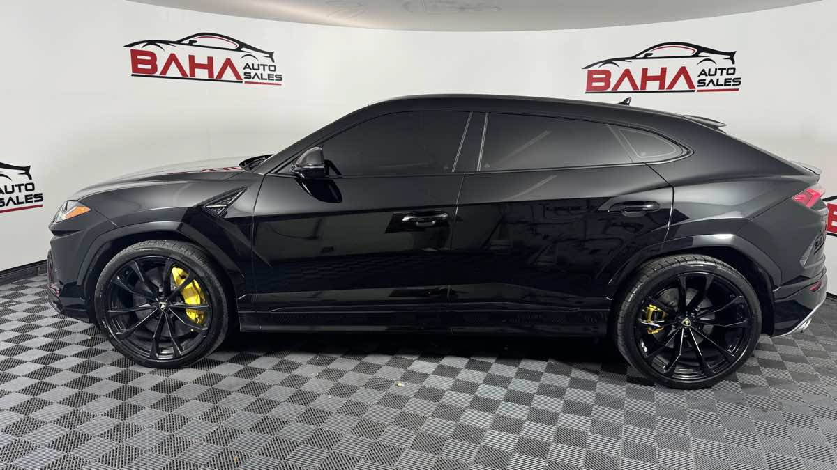Used 2019 Lamborghini Urus AWD/4WD image 3