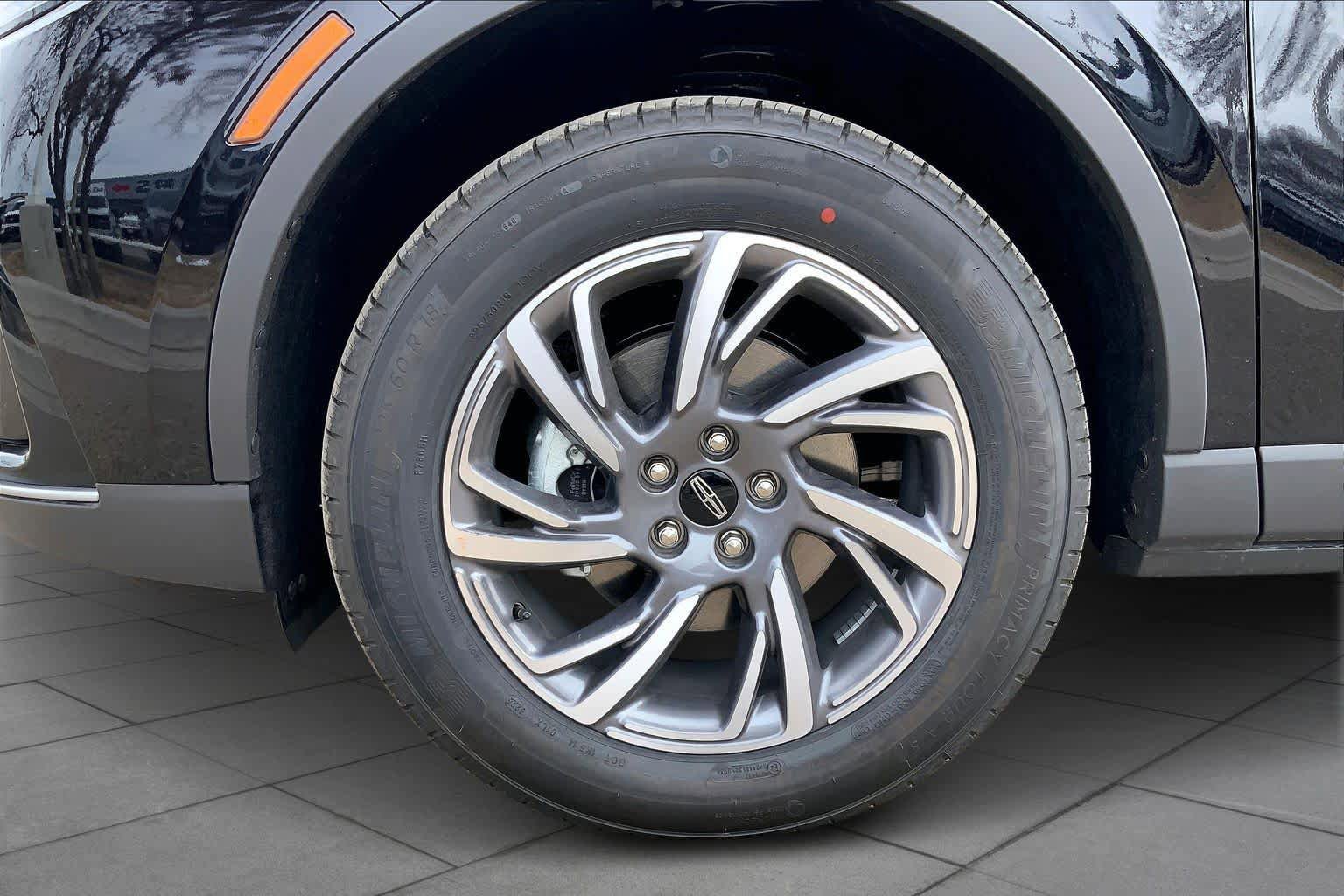 New 2026 Lincoln Corsair Premiere FWD image 11