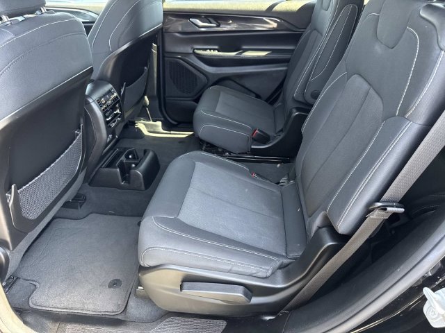 Used 2023 Jeep Grand Cherokee L Laredo AWD/4WD image 28