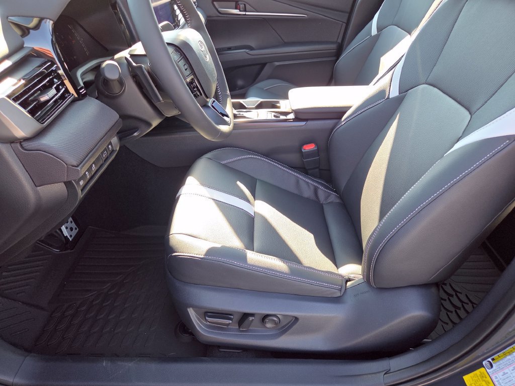 New 2026 Toyota Camry SE w/ Convenience Package AWD/4WD image 6