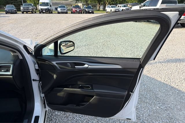 Used 2014 Ford Fusion Titanium FWD image 18