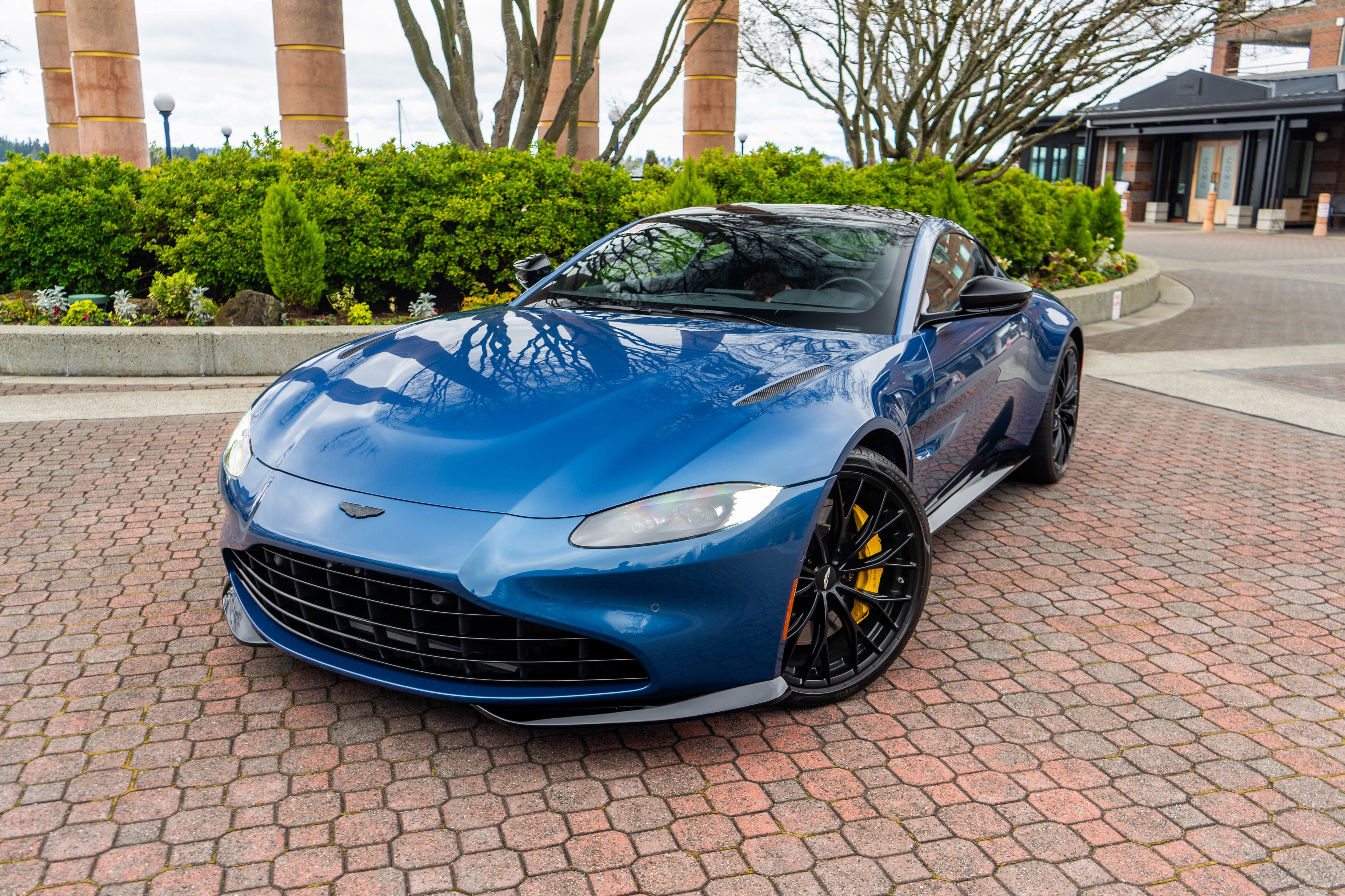 Used 2022 Aston Martin V8 Vantage image 35