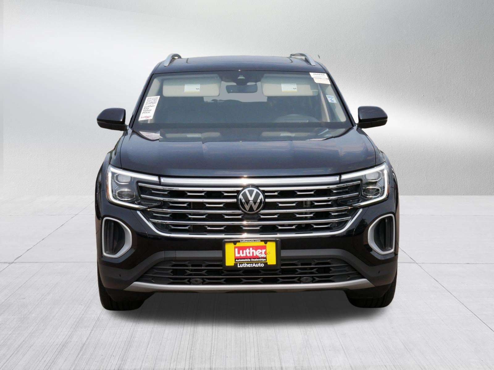 Used 2024 Volkswagen Atlas SEL AWD/4WD image 2