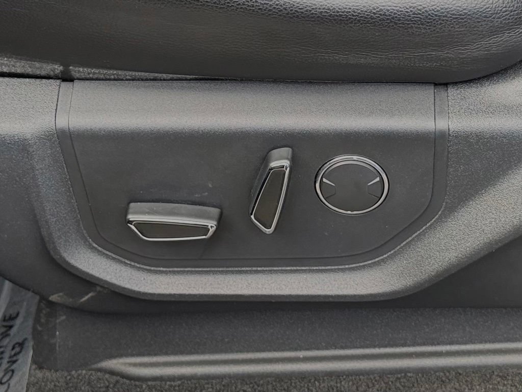Certified 2017 Ford F250 Lariat w/ Lariat Ultimate Package AWD/4WD image 18