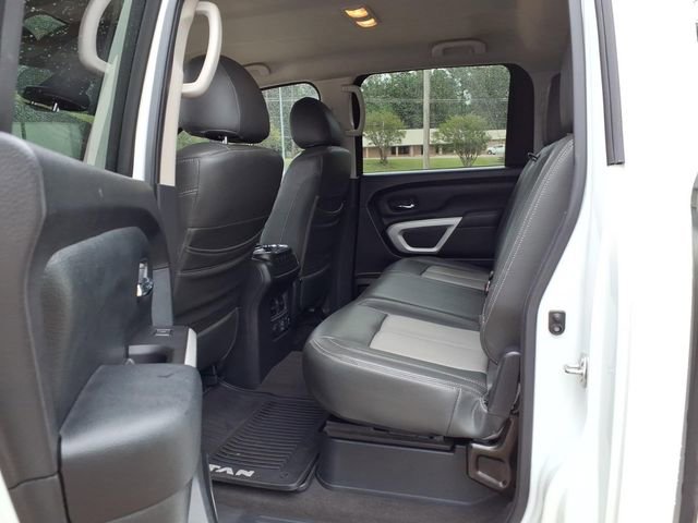 Used 2021 Nissan Titan SV w/ SV Convenience Package image 19