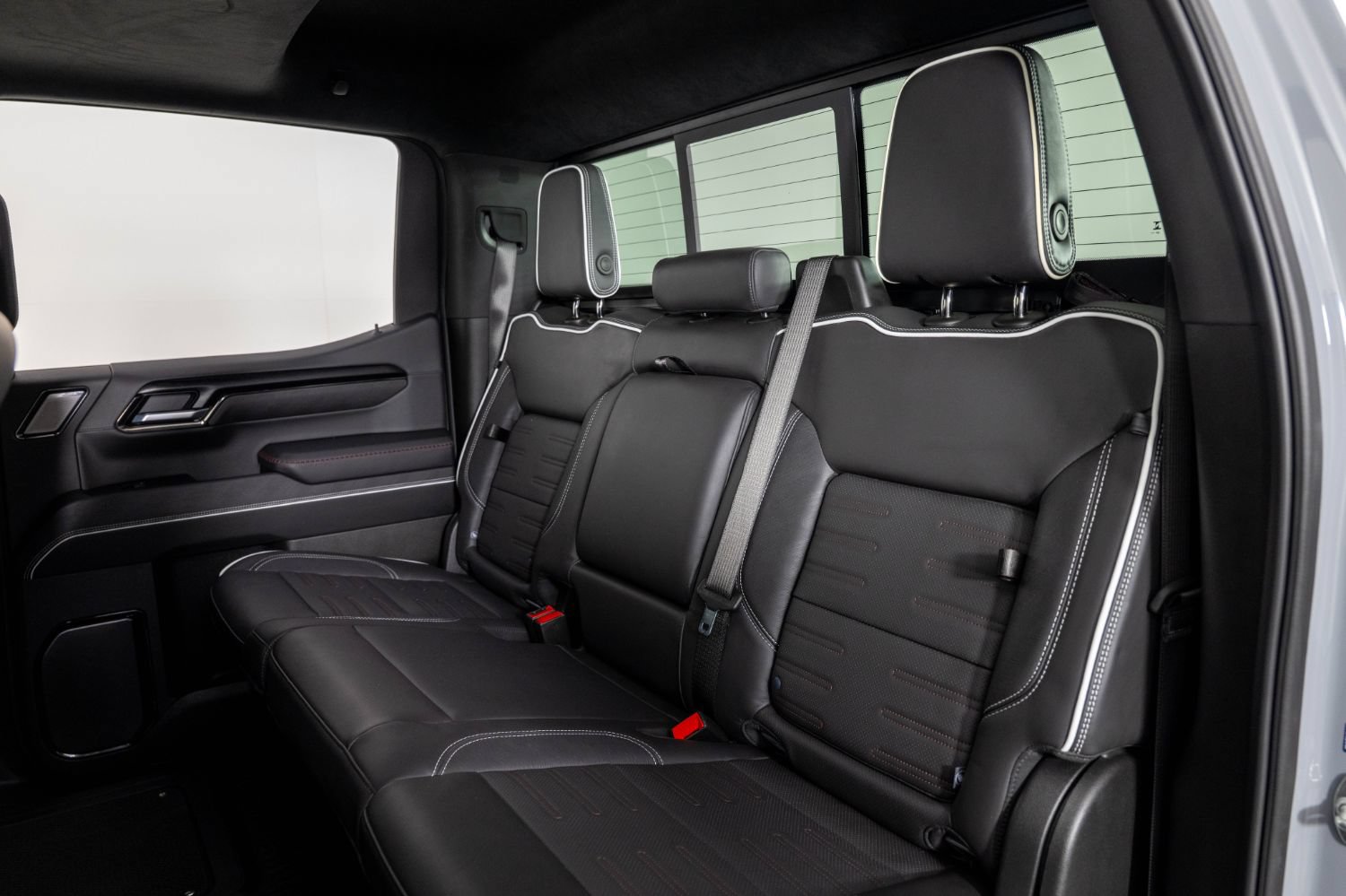 Used 2025 GMC Sierra 1500 AT4X AWD/4WD image 18