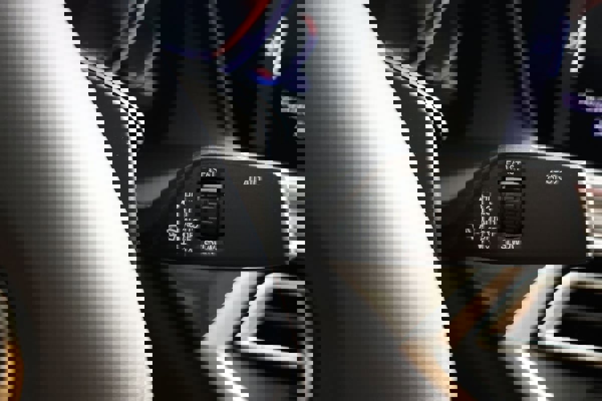 Used 2023 BMW X6 xDrive40i w/ Premium Package image 27