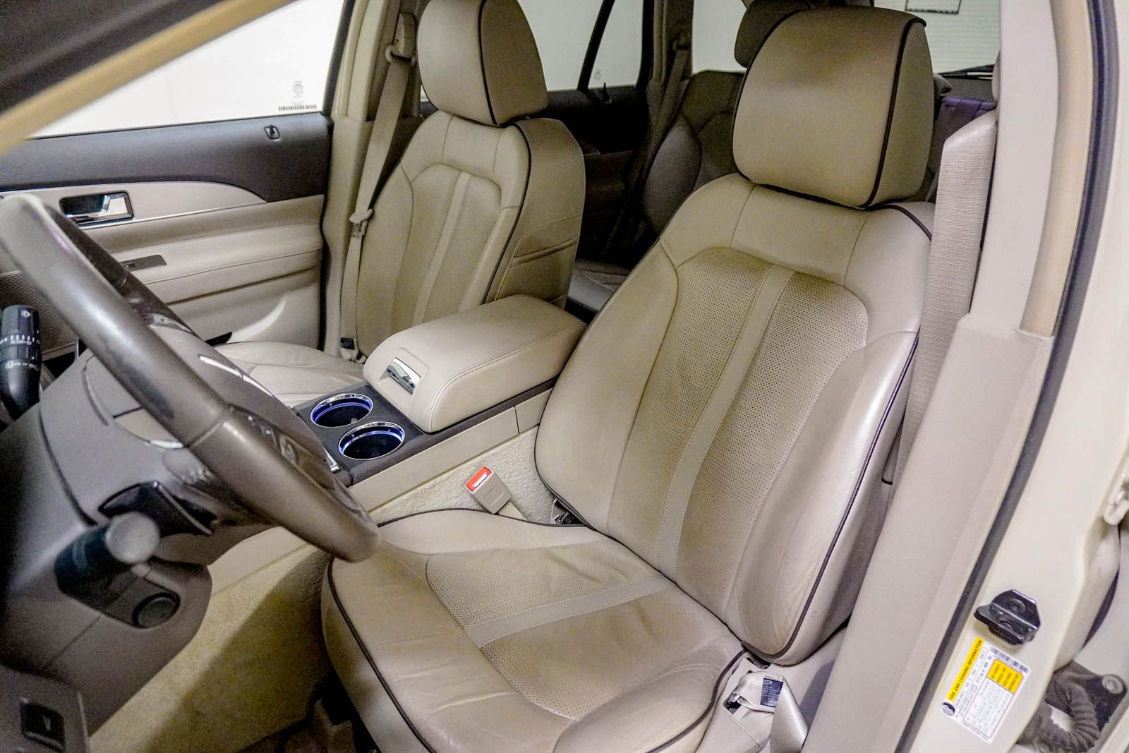 Used 2015 Lincoln MKX FWD w/ Equipment Group 101A image 18